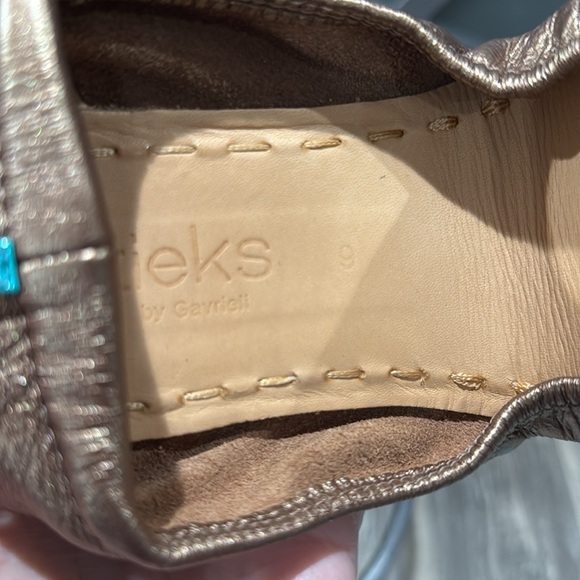 Tieks ballet flat metallic bronze size 9 - Picture 13 of 14
